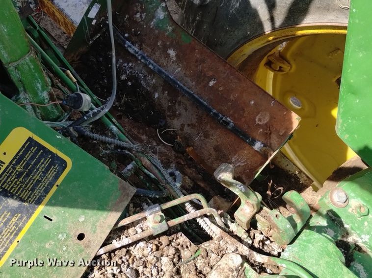 image for item DQ6033 1966 John Deere 2510 tractor