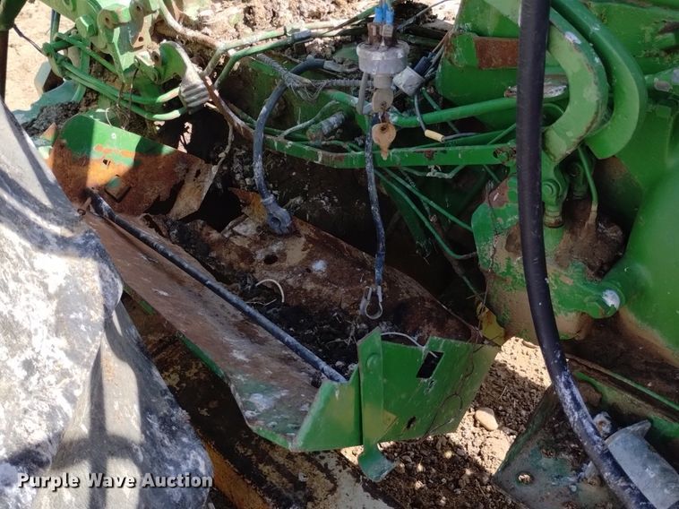 image for item DQ6033 1966 John Deere 2510 tractor