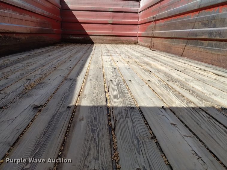 image for item DQ6043 1978 International Loadstar F1800 grain truck