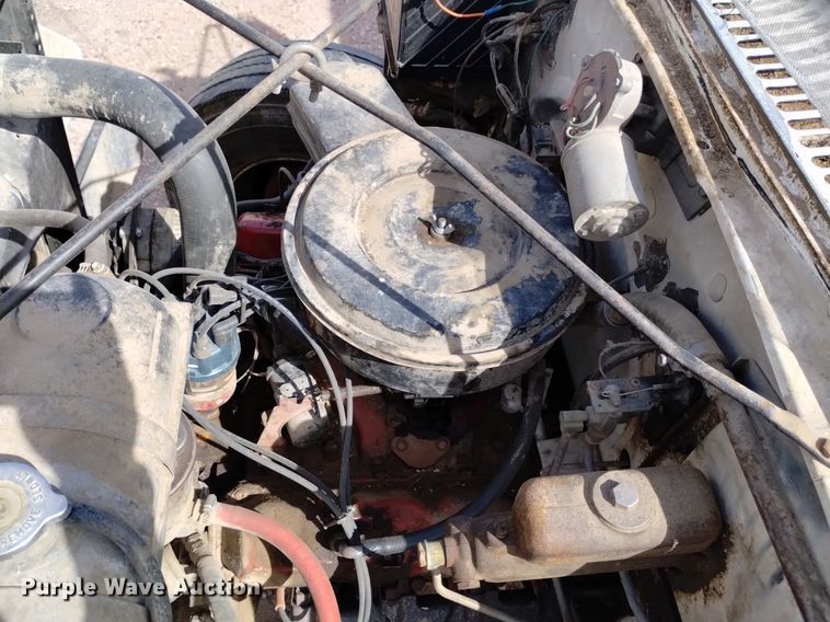 image for item DQ6043 1978 International Loadstar F1800 grain truck