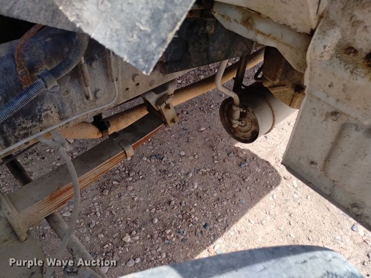 image for item DQ6043 1978 International Loadstar F1800 grain truck