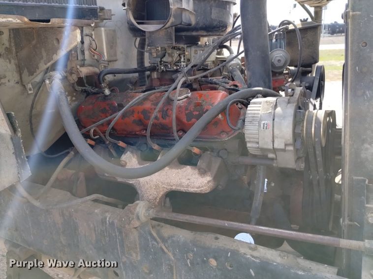 image for item DQ6043 1978 International Loadstar F1800 grain truck