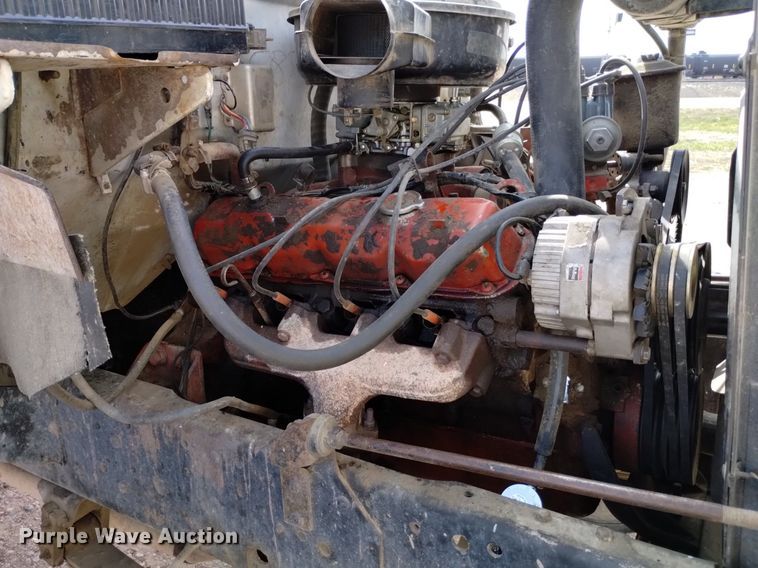 image for item DQ6043 1978 International Loadstar F1800 grain truck