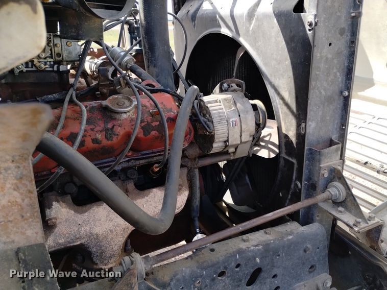 image for item DQ6043 1978 International Loadstar F1800 grain truck