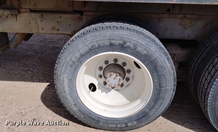 image for item DQ6043 1978 International Loadstar F1800 grain truck