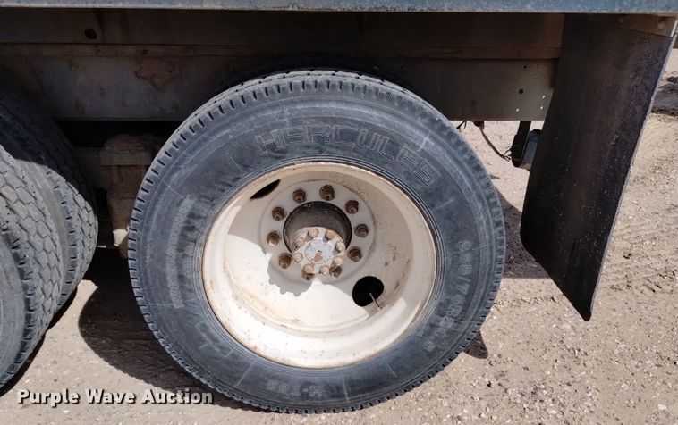 image for item DQ6043 1978 International Loadstar F1800 grain truck