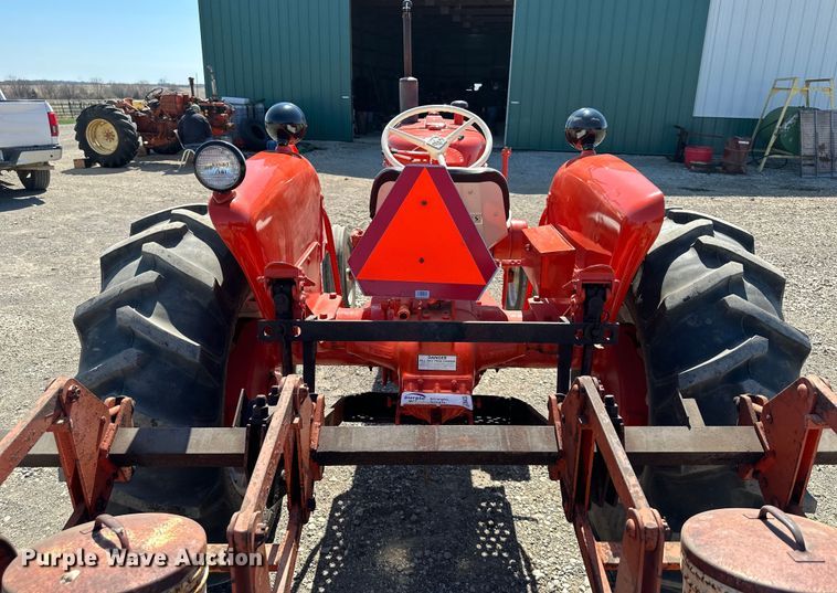 image for item DQ6438 Allis Chalmers D15 Series 2 tractor