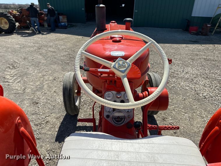 image for item DQ6438 Allis Chalmers D15 Series 2 tractor