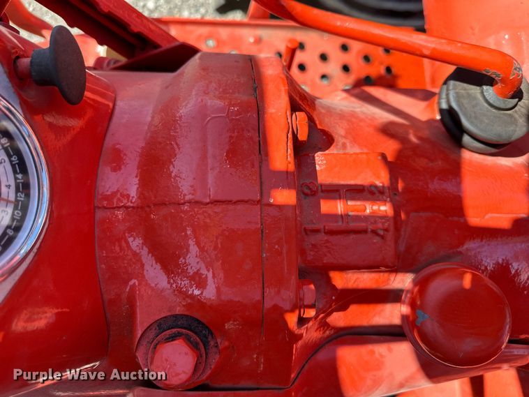 image for item DQ6438 Allis Chalmers D15 Series 2 tractor