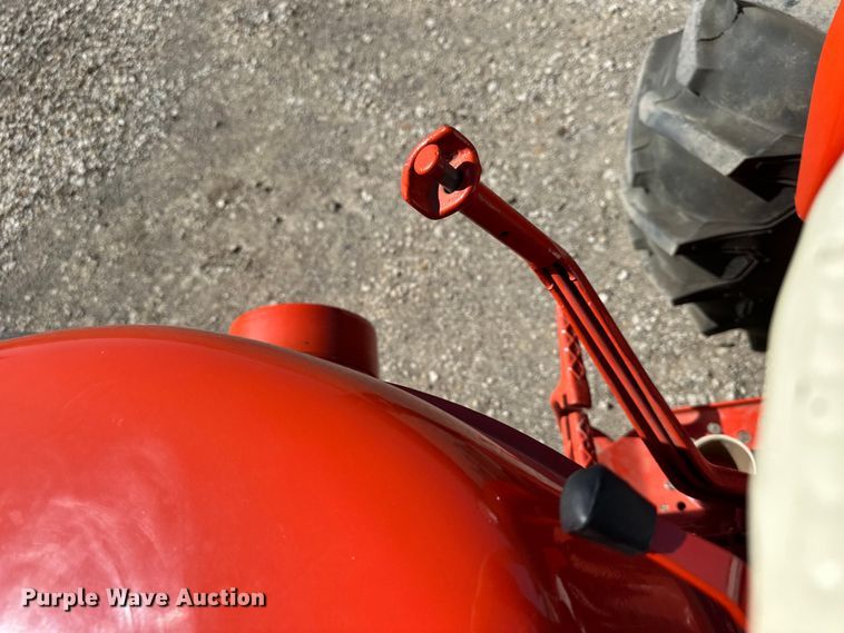 image for item DQ6438 Allis Chalmers D15 Series 2 tractor