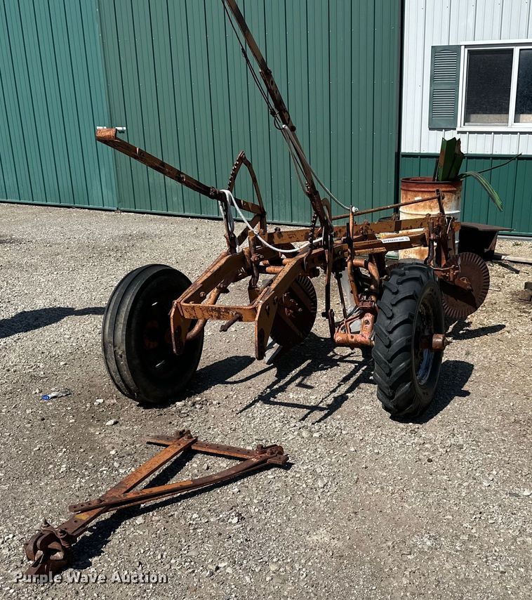 image for item DQ6440 Allis Chalmers three bottom plow 