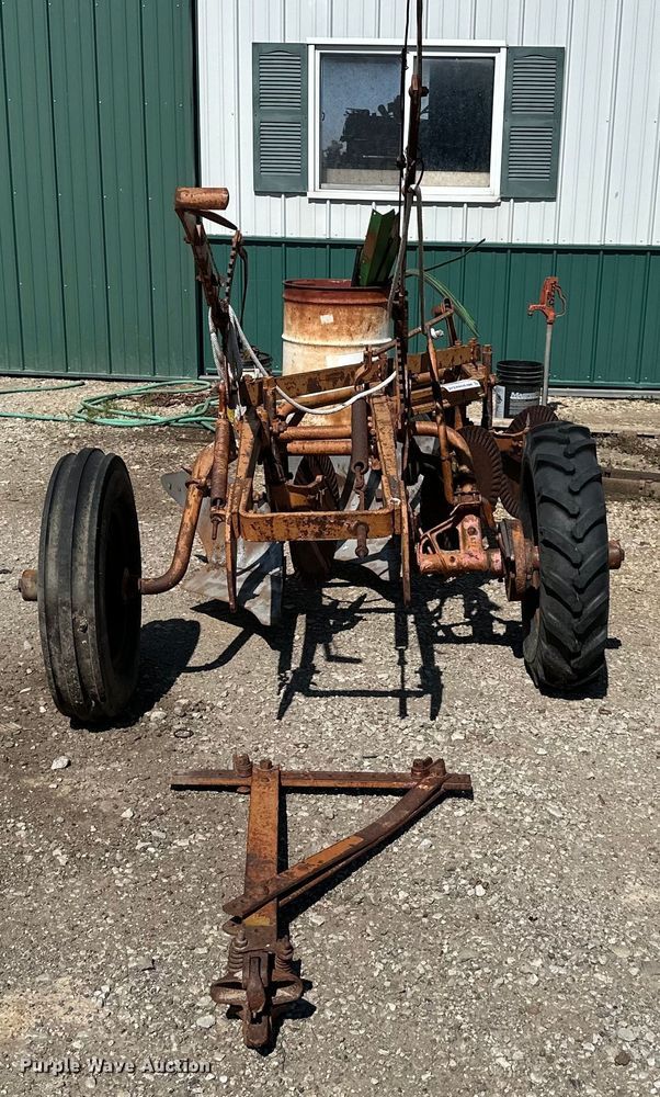 image for item DQ6440 Allis Chalmers three bottom plow 