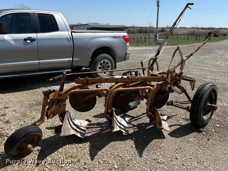 image for item DQ6440 Allis Chalmers three bottom plow 