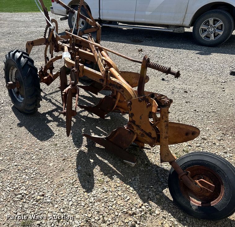 image for item DQ6440 Allis Chalmers three bottom plow 
