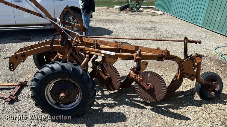 image for item DQ6440 Allis Chalmers three bottom plow 