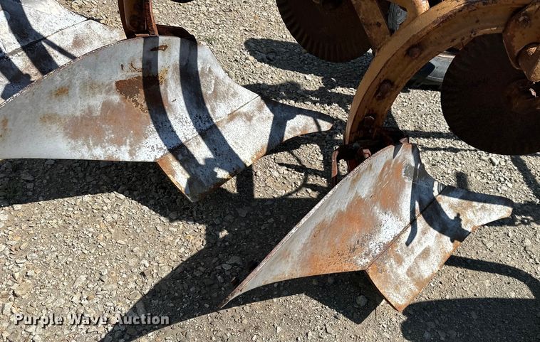 image for item DQ6440 Allis Chalmers three bottom plow 