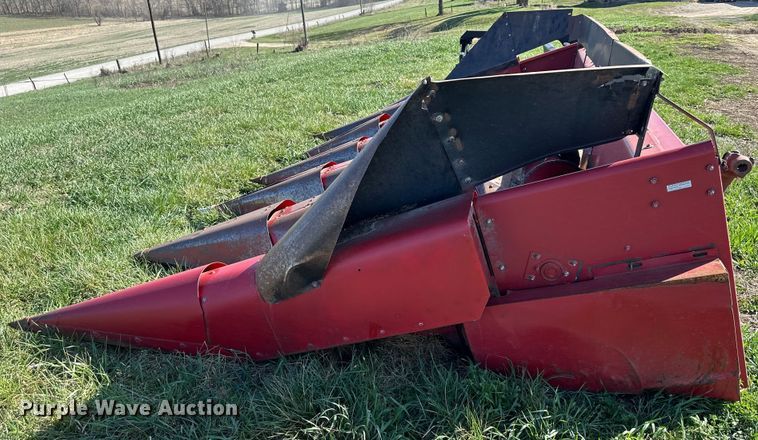 image for item DQ6442 Case IH 1063 corn head
