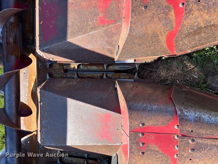 image for item DQ6442 Case IH 1063 corn head