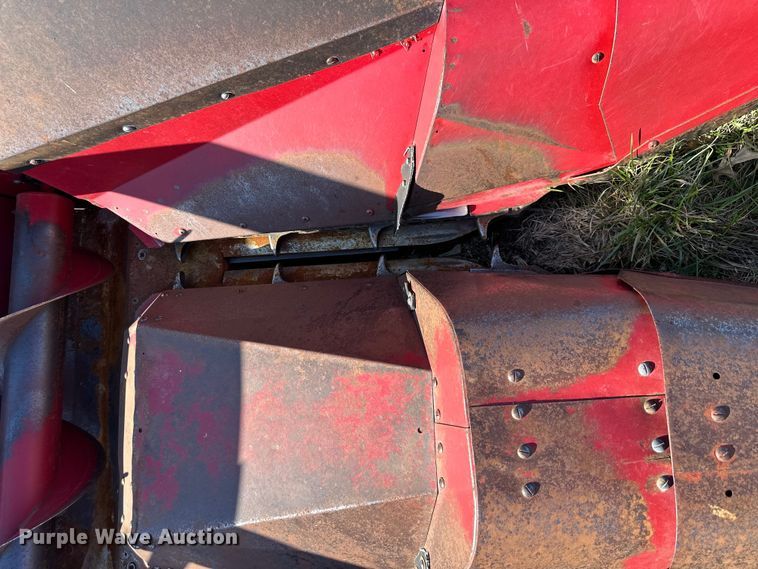 image for item DQ6442 Case IH 1063 corn head