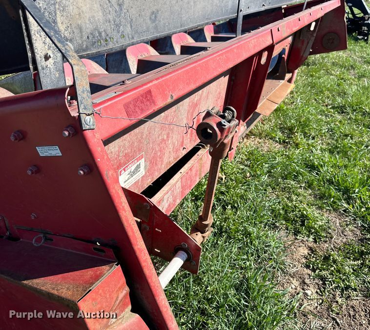 image for item DQ6442 Case IH 1063 corn head
