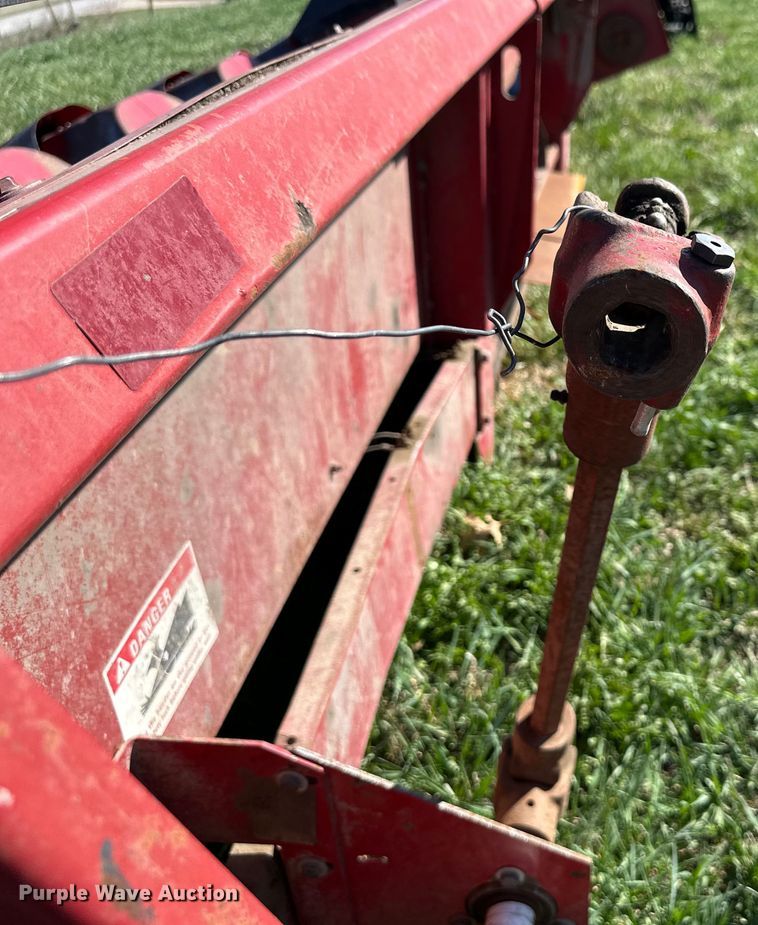 image for item DQ6442 Case IH 1063 corn head