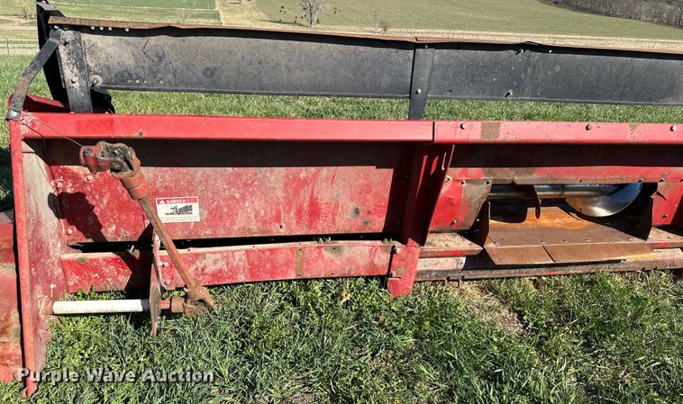 image for item DQ6442 Case IH 1063 corn head