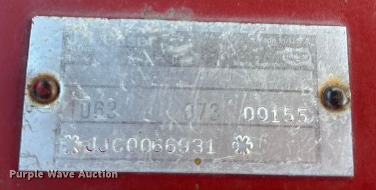 image for item DQ6442 Case IH 1063 corn head