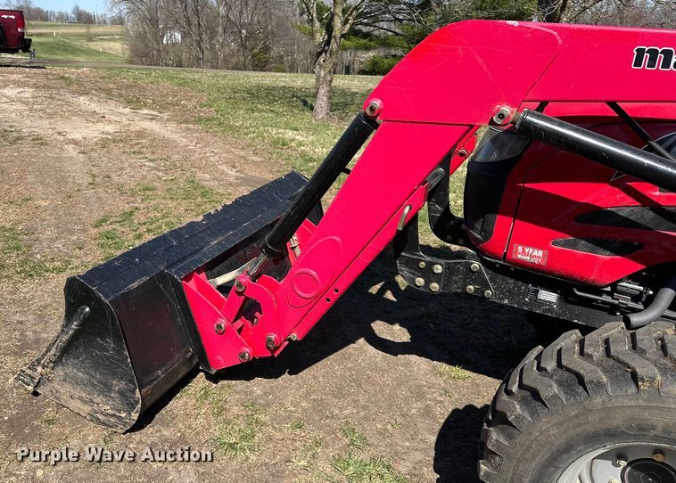 image for item DQ6453 2011 Mahindra  5010 HST MFWD tractor