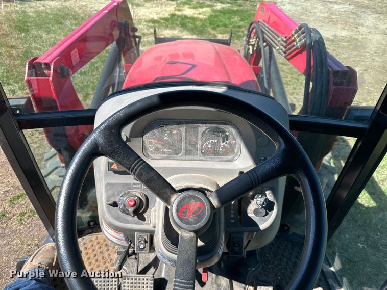 image for item DQ6453 2011 Mahindra  5010 HST MFWD tractor