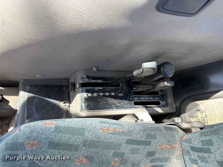 image for item DQ6453 2011 Mahindra  5010 HST MFWD tractor