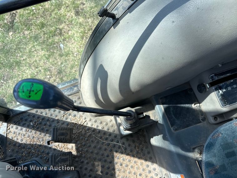 image for item DQ6453 2011 Mahindra  5010 HST MFWD tractor