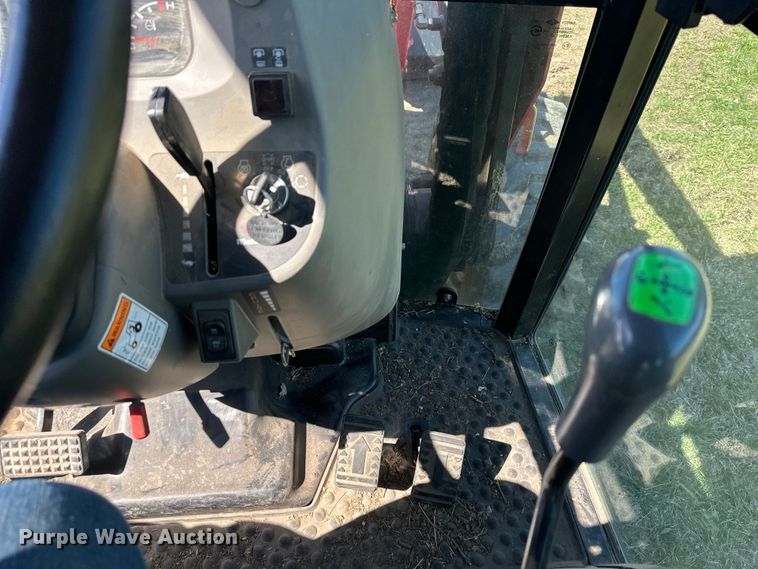 image for item DQ6453 2011 Mahindra  5010 HST MFWD tractor