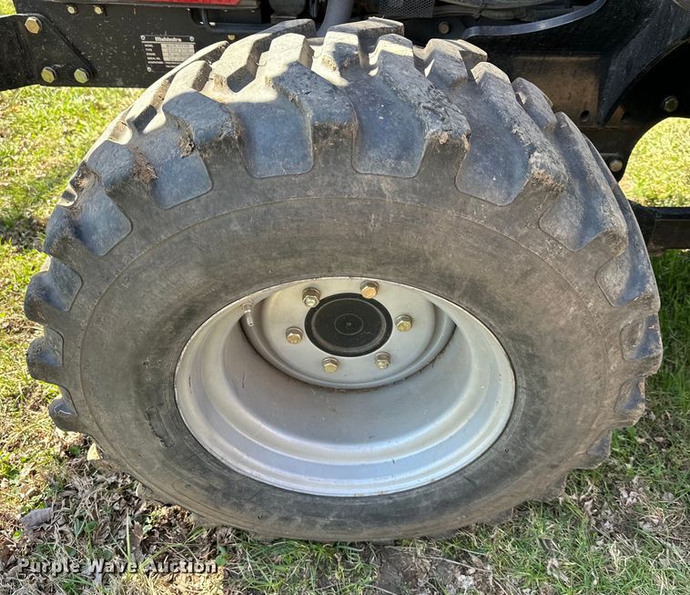 image for item DQ6453 2011 Mahindra  5010 HST MFWD tractor