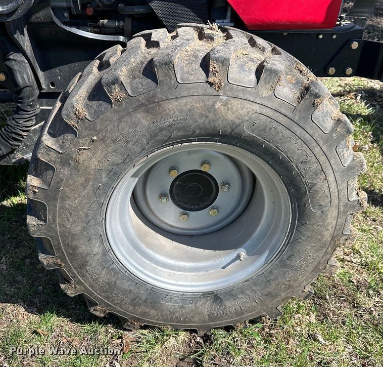 image for item DQ6453 2011 Mahindra  5010 HST MFWD tractor