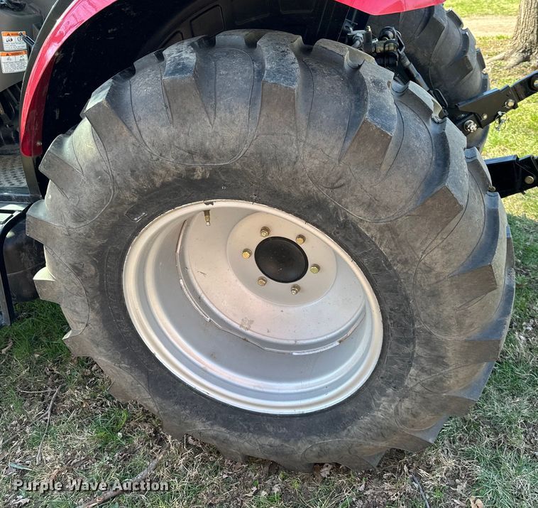 image for item DQ6453 2011 Mahindra  5010 HST MFWD tractor