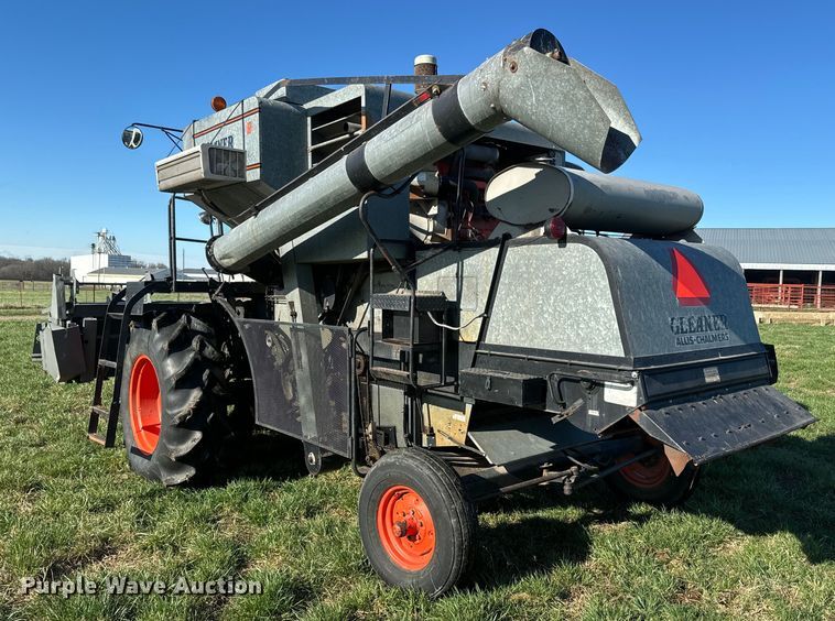 image for item DQ6752 Gleaner G combine
