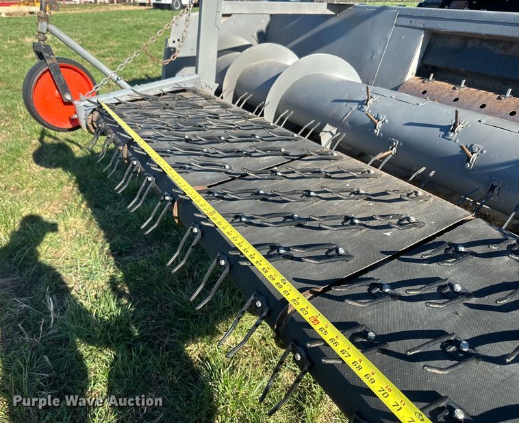 image for item DQ6752 Gleaner G combine