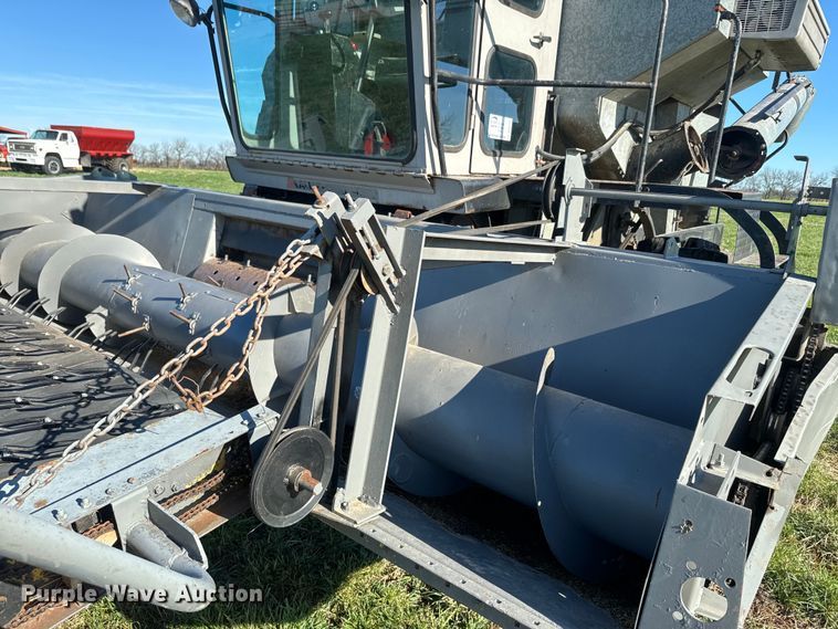 image for item DQ6752 Gleaner G combine