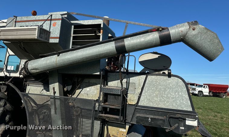 image for item DQ6752 Gleaner G combine
