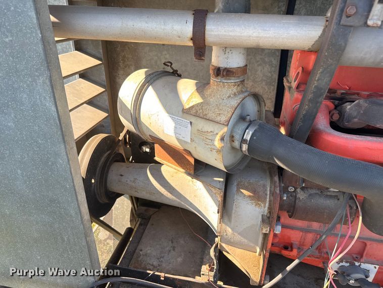 image for item DQ6752 Gleaner G combine