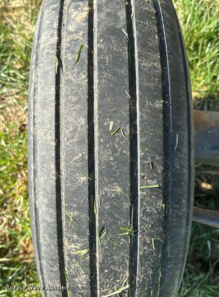 image for item DQ6752 Gleaner G combine