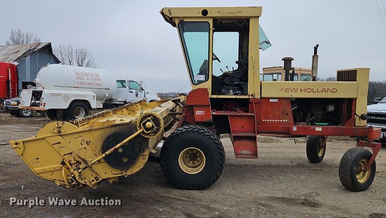 image for item DR8540 1982 New Holland 1116 swather / windrower