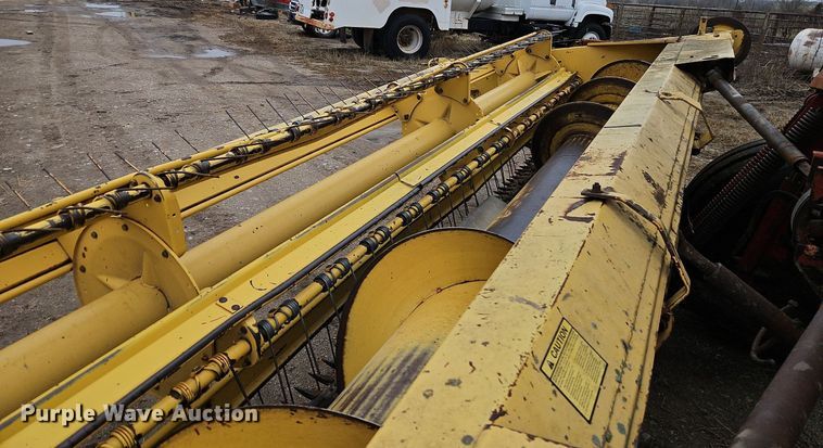 image for item DR8540 1982 New Holland 1116 swather / windrower