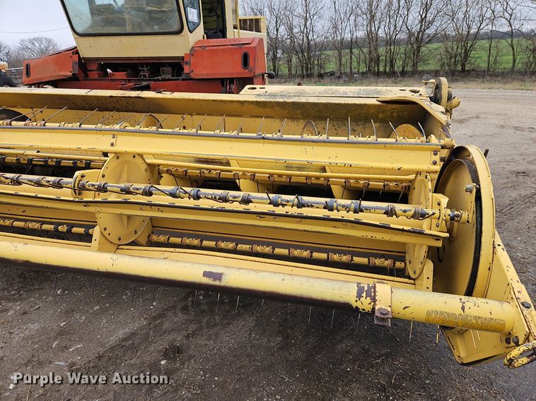 image for item DR8540 1982 New Holland 1116 swather / windrower