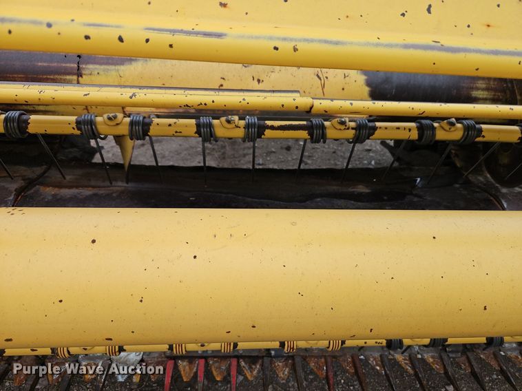 image for item DR8540 1982 New Holland 1116 swather / windrower