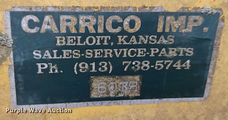 image for item DR8540 1982 New Holland 1116 swather / windrower