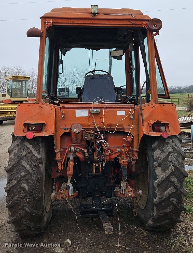 image for item DR8541 1990 Belarus 822 MFWD tractor