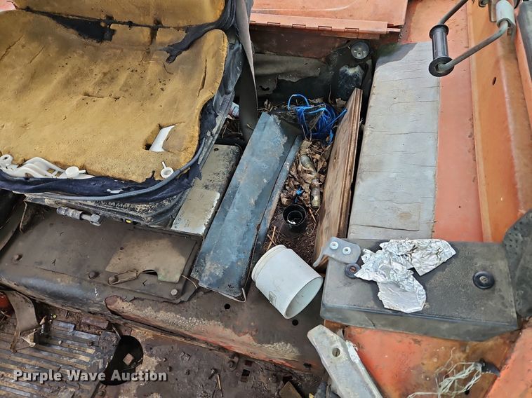 image for item DR8541 1990 Belarus 822 MFWD tractor