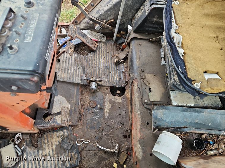 image for item DR8541 1990 Belarus 822 MFWD tractor