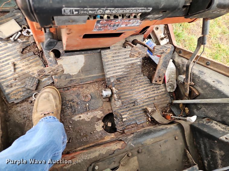 image for item DR8541 1990 Belarus 822 MFWD tractor